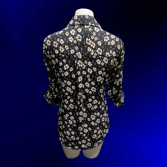 Women's Express Button Down Blouse - Picture 4 of 5